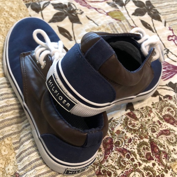 ❤️2 for 15. Kids shoes - Picture 2 of 3